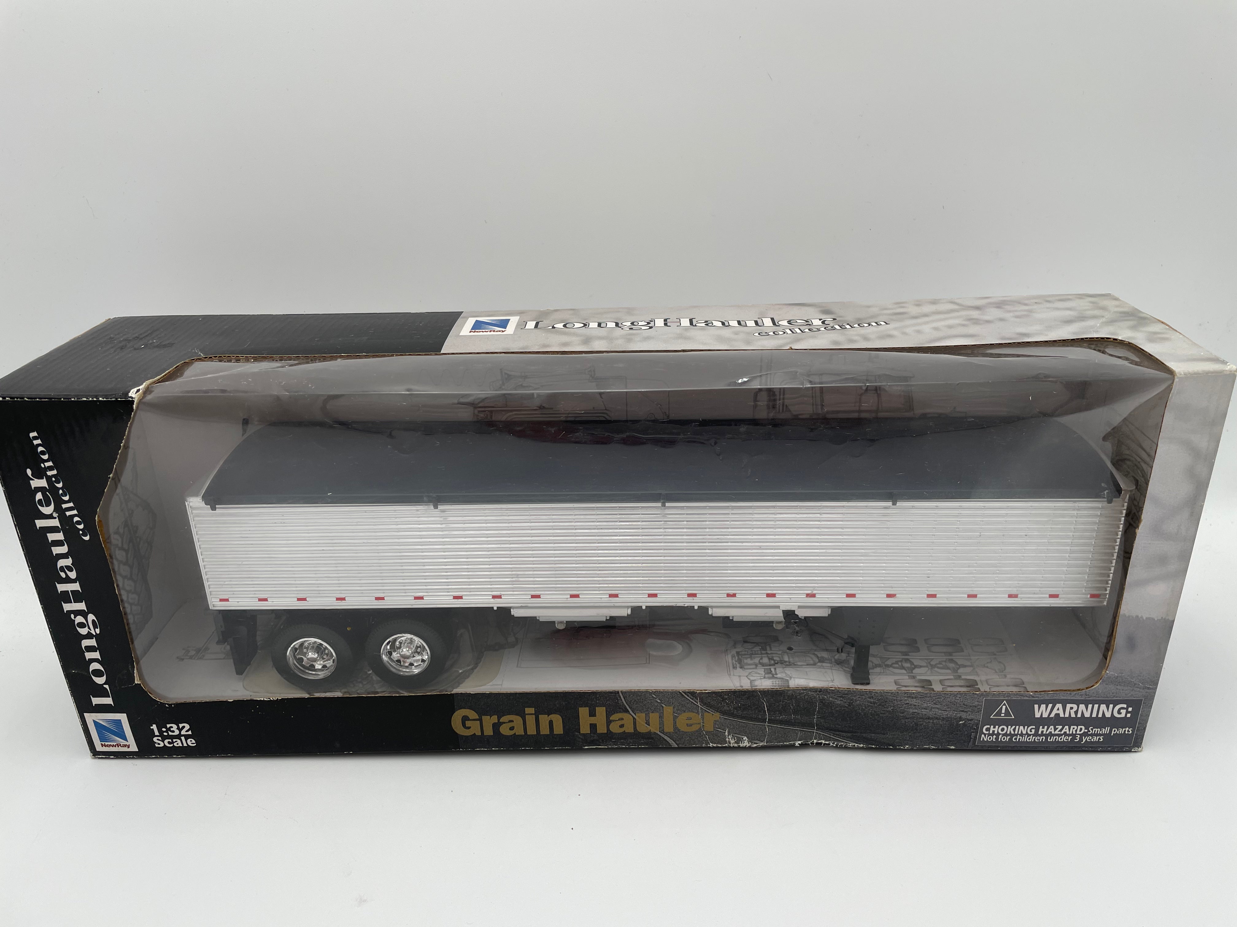 New Ray Long Hauler Collection Grain Hauler 1 32 102705 Bird n Squirrel