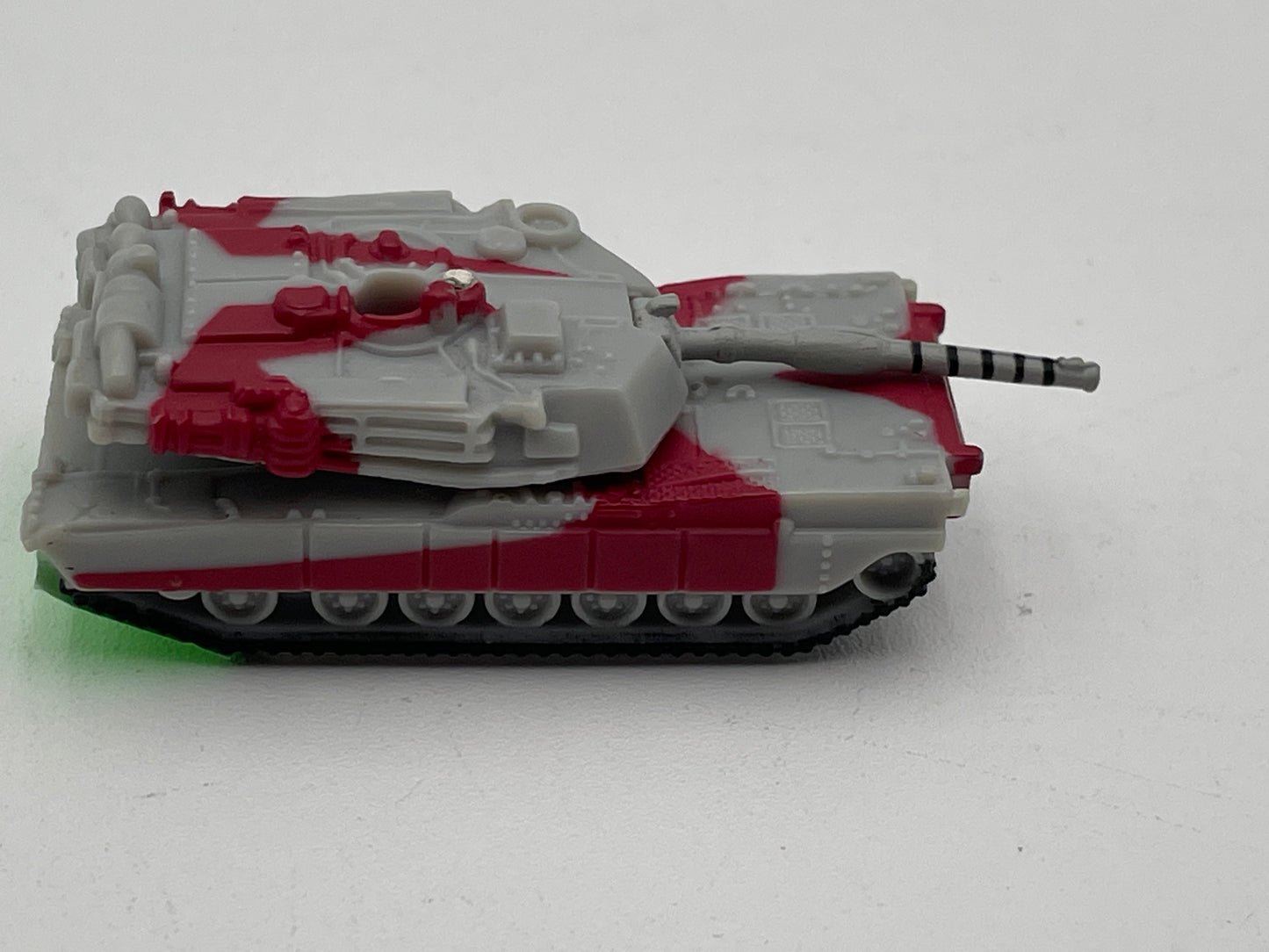 Micro Machines - Red/Grey Camo Tank 1999 #104663