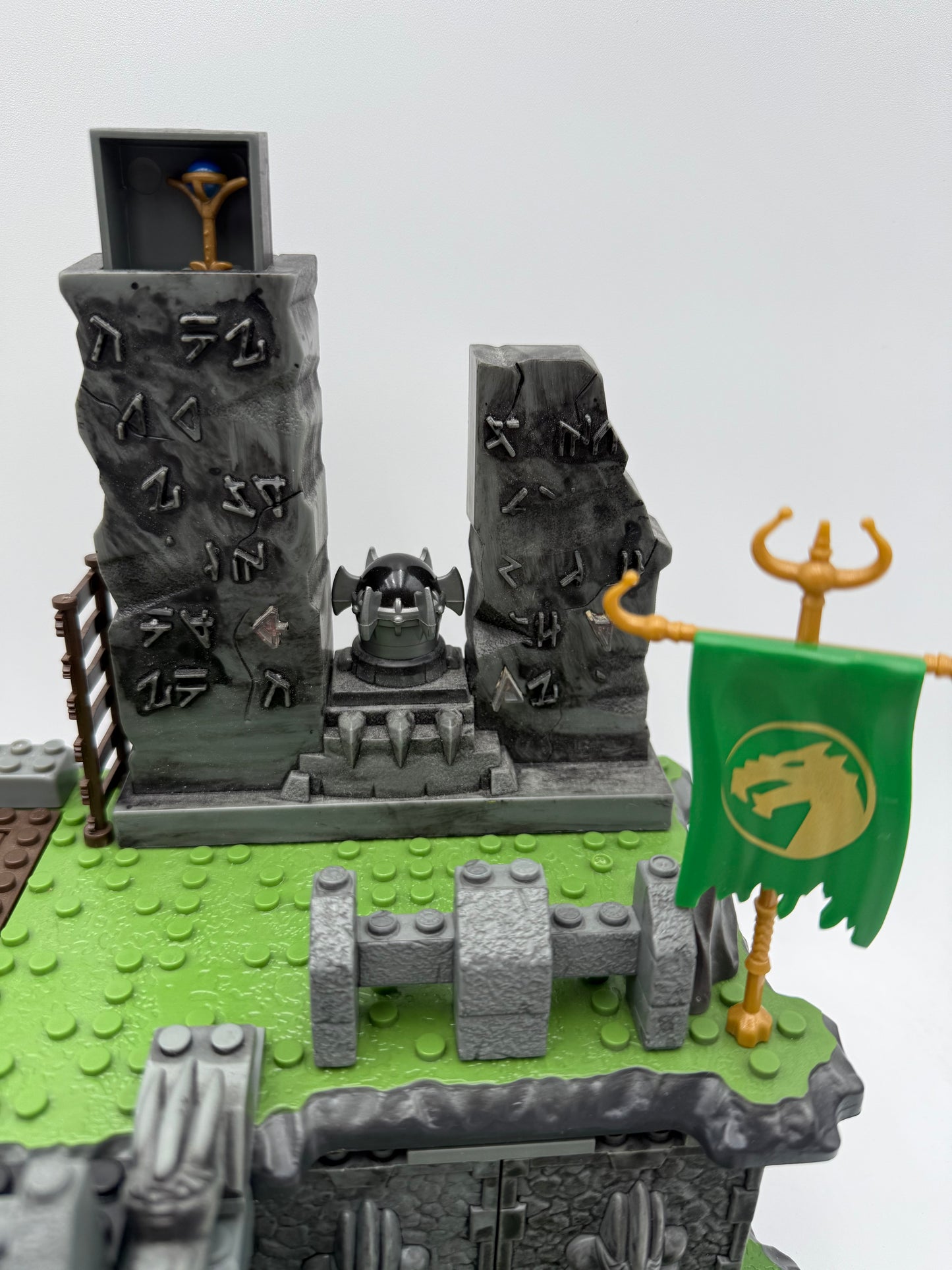 Mega Bloks - Dragons - Sorceress Lair 9886 - 2002 #104945