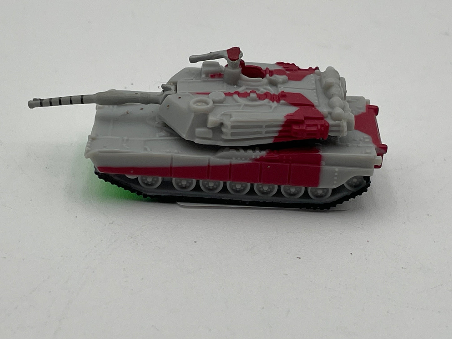 Micro Machines - Red/Grey Camo Tank 1999 #104662