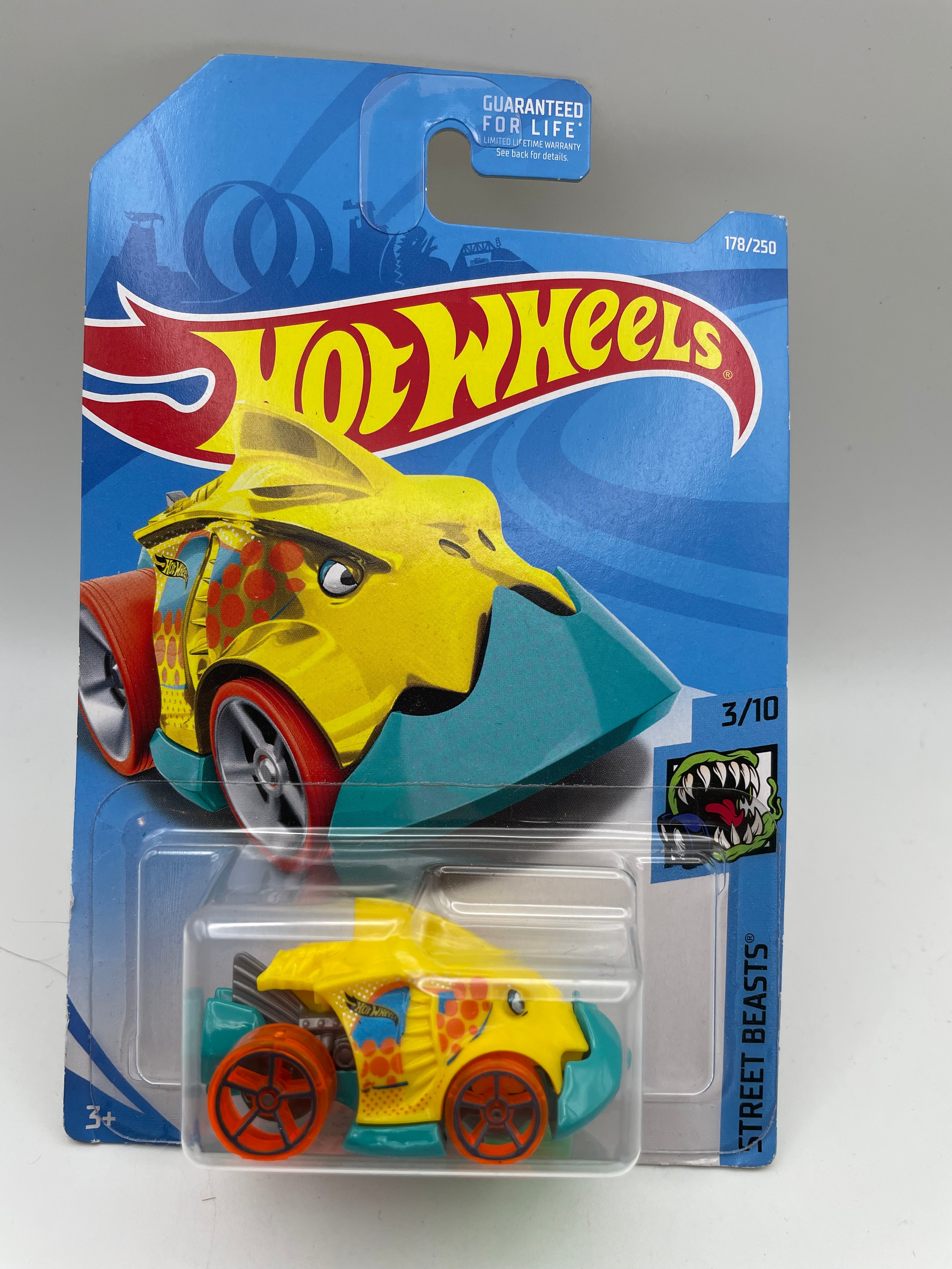 Hot Wheels Street Beasts 178 3 10 Piranha Terror 2019 103241 Bird n Squirrel