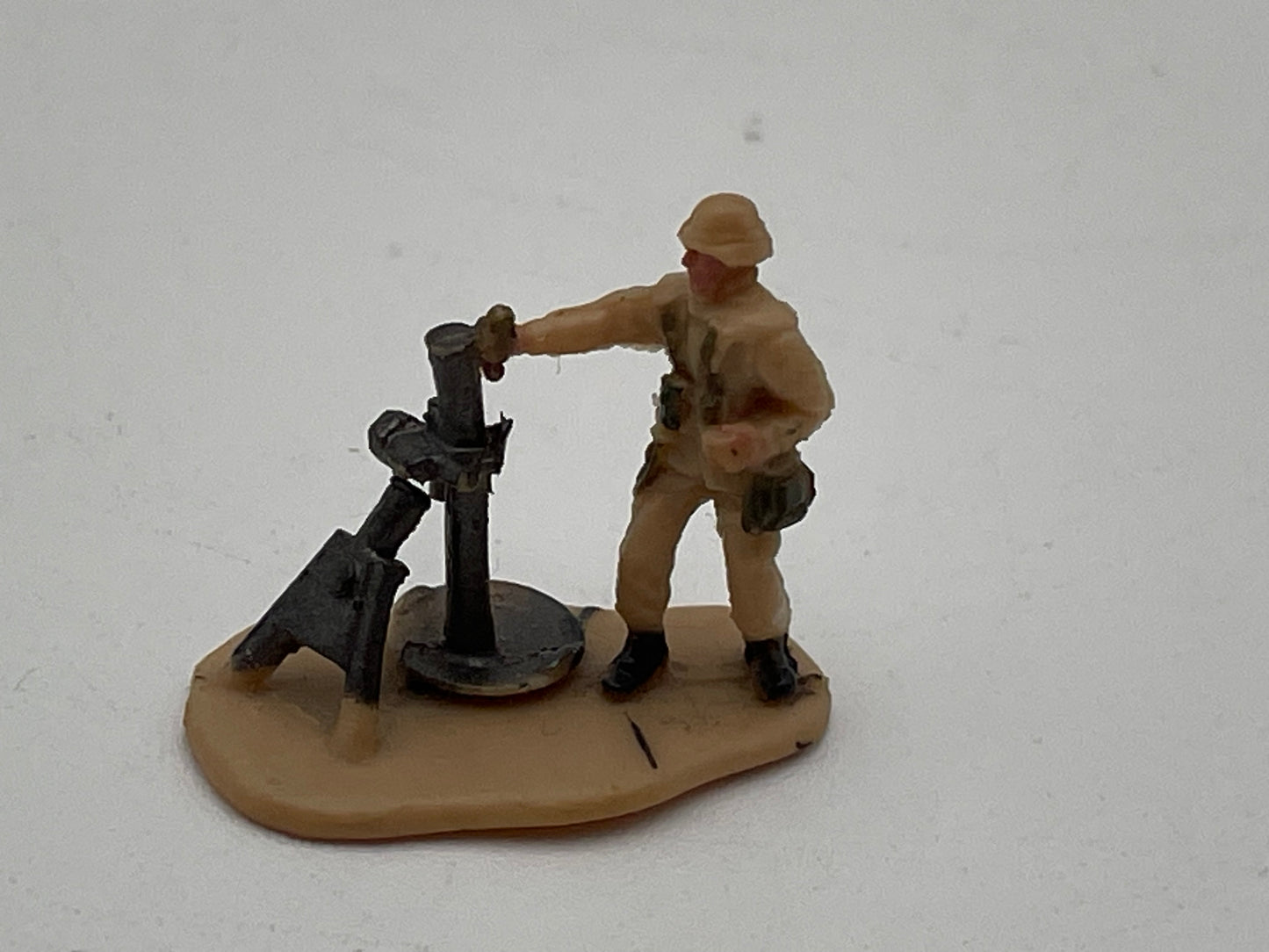 Micro Machines - Figure - Soldier w/ Mortar #104709